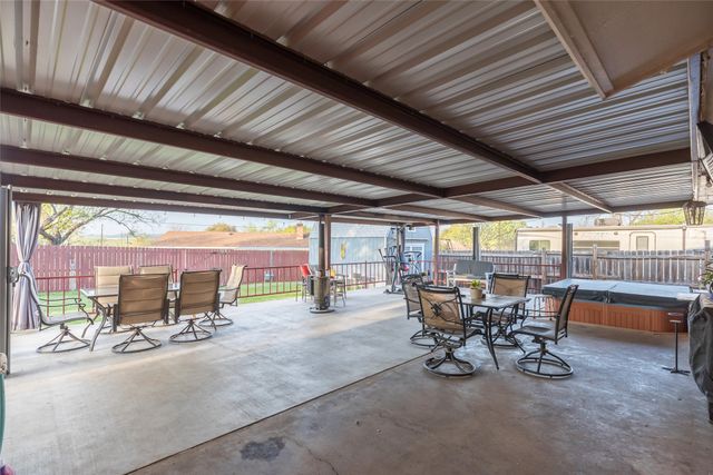 771 E 6th Street, Baird, TX 79504