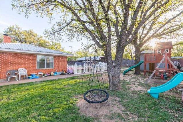771 E 6th Street, Baird, TX 79504