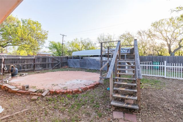 771 E 6th Street, Baird, TX 79504