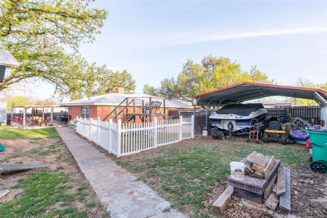 771 E 6th Street, Baird, TX 79504