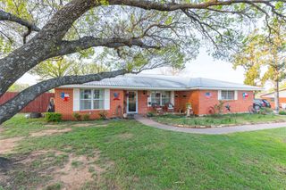 771 E 6th Street, Baird, TX 79504