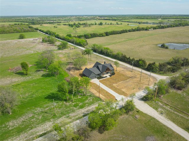 4863 County Road 1098, Celeste, TX 75423