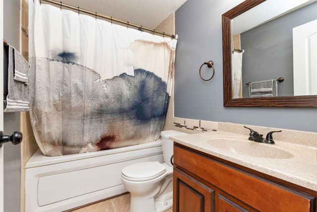 4205 147th Street, Urbandale, IA 50323