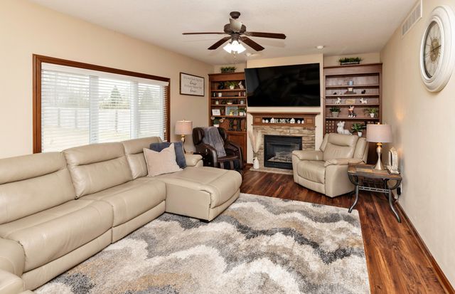 4205 147th Street, Urbandale, IA 50323