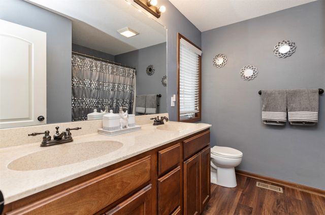 4205 147th Street, Urbandale, IA 50323