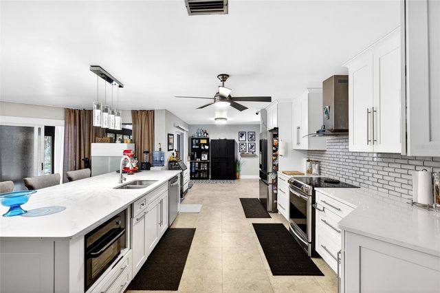 11795 SW HIGHWAY 484, Dunnellon, FL 34432