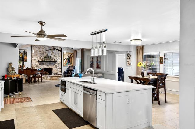 11795 SW HIGHWAY 484, Dunnellon, FL 34432