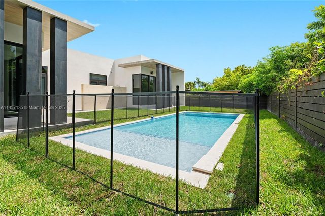 2940 SW 63rd Ave, Miami, FL 33155