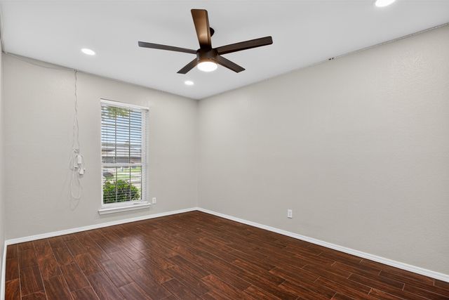 1618 Crosshaven Drive, Lewisville, TX 75077