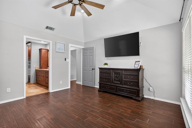 1618 Crosshaven Drive, Lewisville, TX 75077