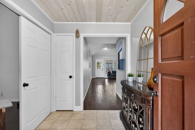 1618 Crosshaven Drive, Lewisville, TX 75077