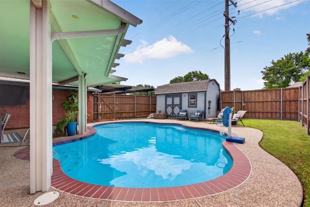 1618 Crosshaven Drive, Lewisville, TX 75077