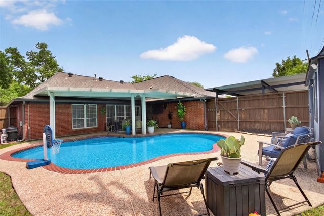 1618 Crosshaven Drive, Lewisville, TX 75077