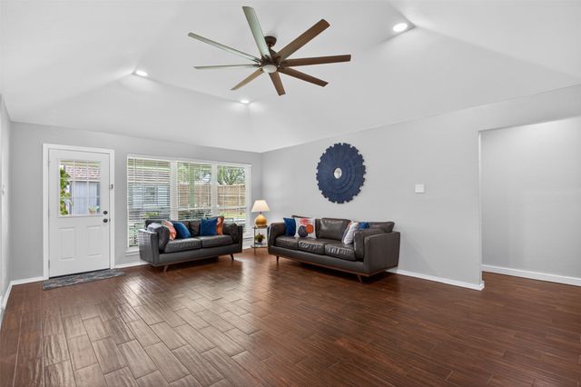 1618 Crosshaven Drive, Lewisville, TX 75077