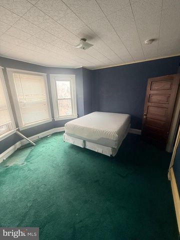 713 N CENTRE ST, Pottsville, PA 17901