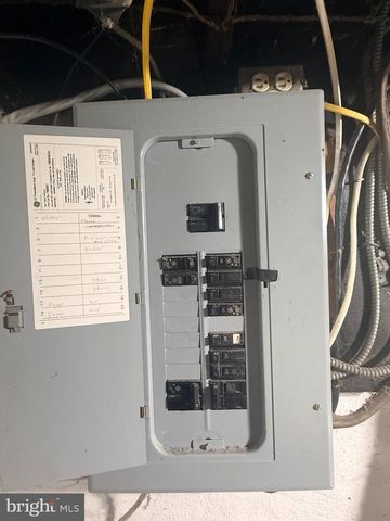 713 N CENTRE ST, Pottsville, PA 17901