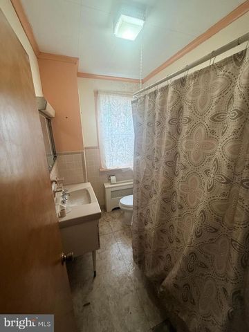 713 N CENTRE ST, Pottsville, PA 17901