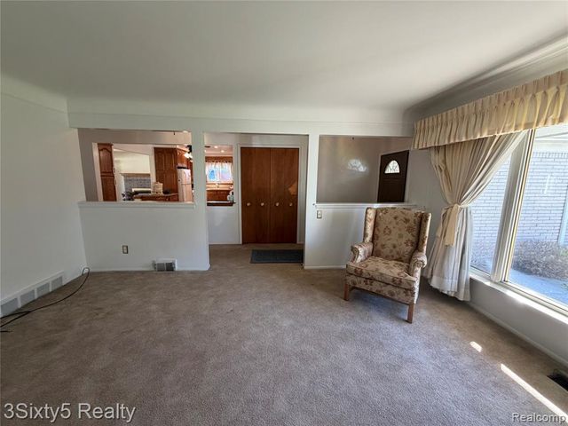 26926 Rochelle Street, Dearborn Heights, MI 48127