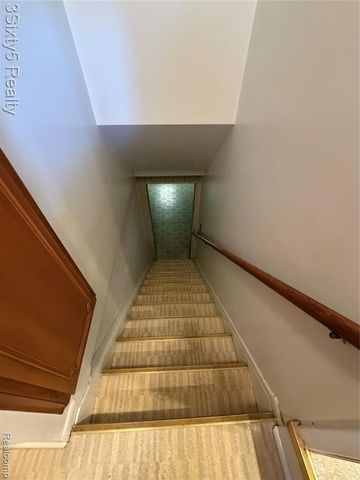 26926 Rochelle Street, Dearborn Heights, MI 48127