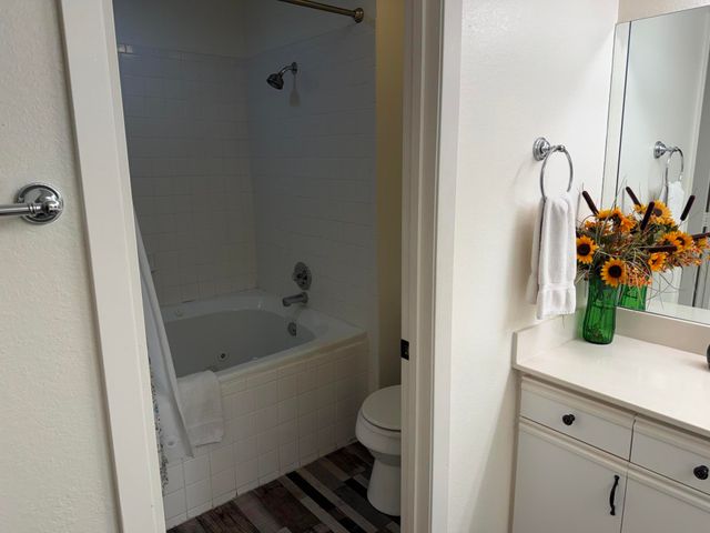 150 W Rockford Drive E2, Branson, MO 65616
