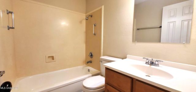 2606 Youpon Street, Ocean Springs, MS 39564