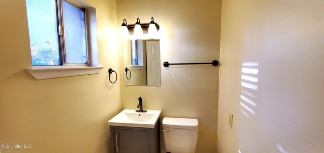 2606 Youpon Street, Ocean Springs, MS 39564