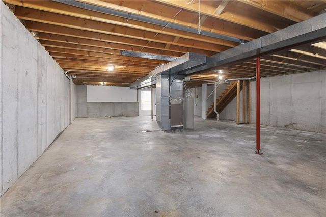 500 S Commercial Avenue, Smithville, MO 64089