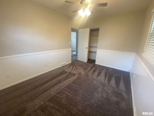 2733 E 18TH Street, Davenport, IA 52803