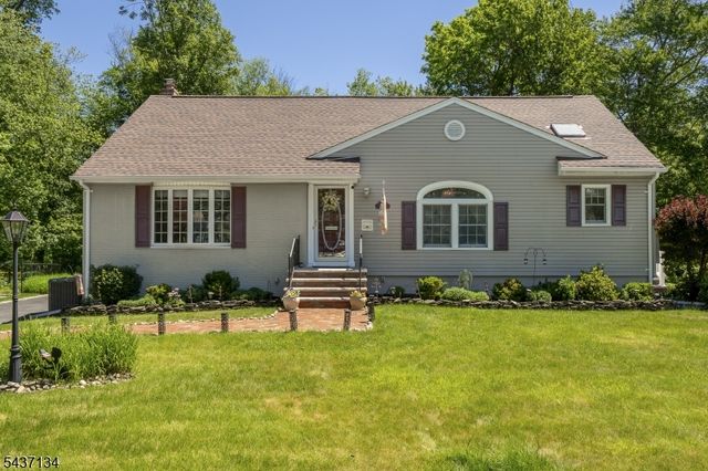 37 Holmes Oval, New Providence Boro, NJ 07974