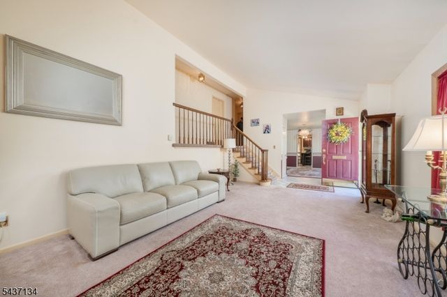 37 Holmes Oval, New Providence Boro, NJ 07974