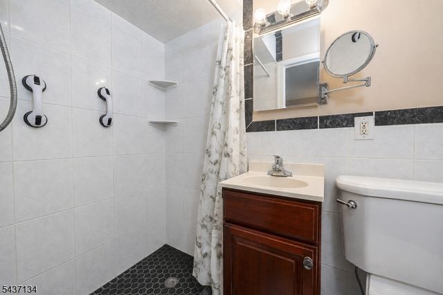 37 Holmes Oval, New Providence Boro, NJ 07974