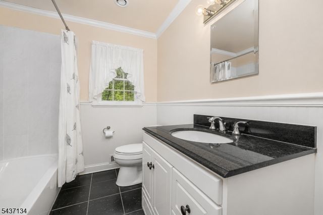 37 Holmes Oval, New Providence Boro, NJ 07974