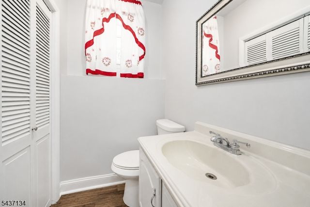 37 Holmes Oval, New Providence Boro, NJ 07974