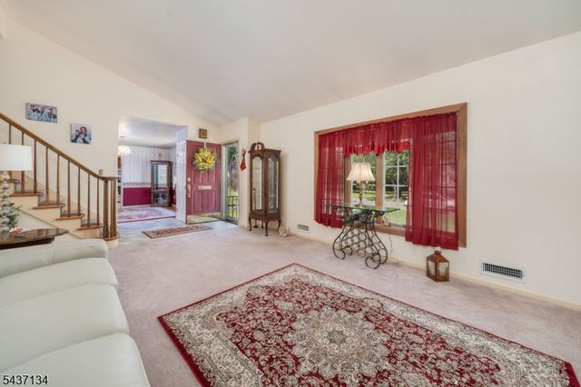 37 Holmes Oval, New Providence Boro, NJ 07974