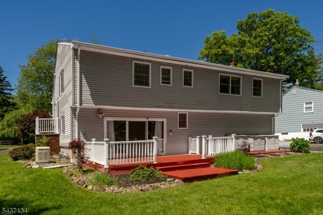 37 Holmes Oval, New Providence Boro, NJ 07974