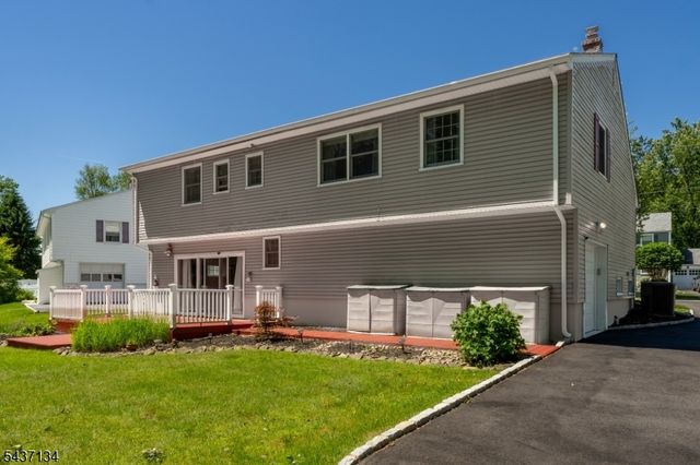 37 Holmes Oval, New Providence Boro, NJ 07974