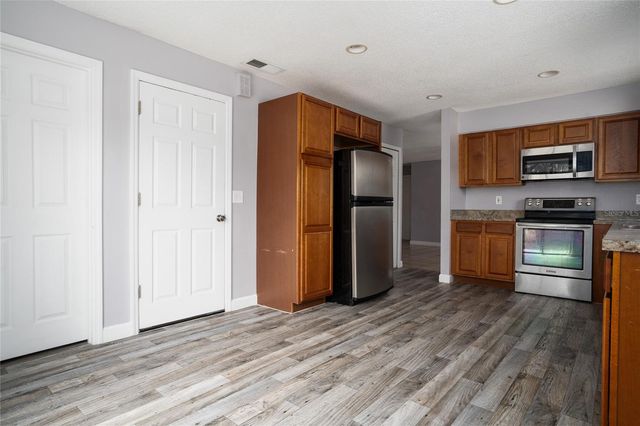437 E OAKWOOD AVENUE, Orange City, FL 32763