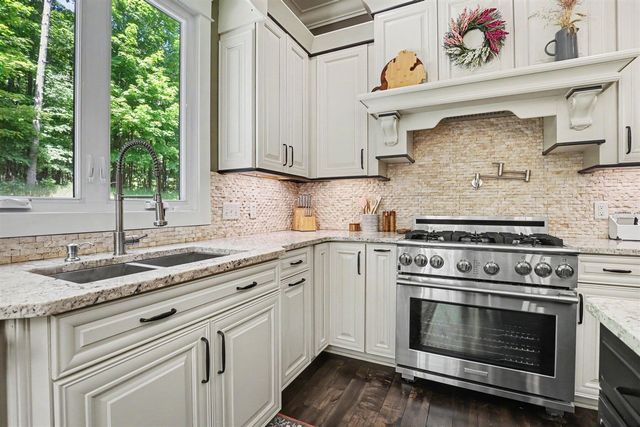 6445 68th Street, Caledonia, MI 49316