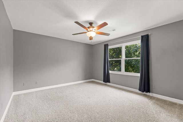 1200 DUNBAR DR, Columbia, MO 65203