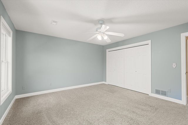 1200 DUNBAR DR, Columbia, MO 65203