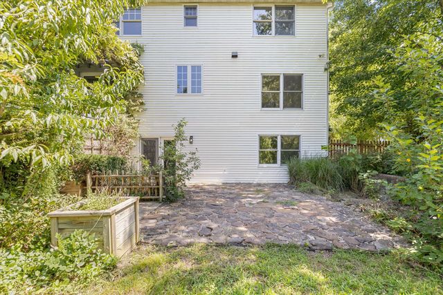 1200 DUNBAR DR, Columbia, MO 65203