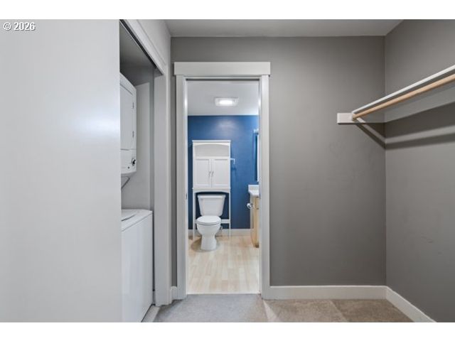 9817 Ne IRVING St 211, Portland, OR 97220