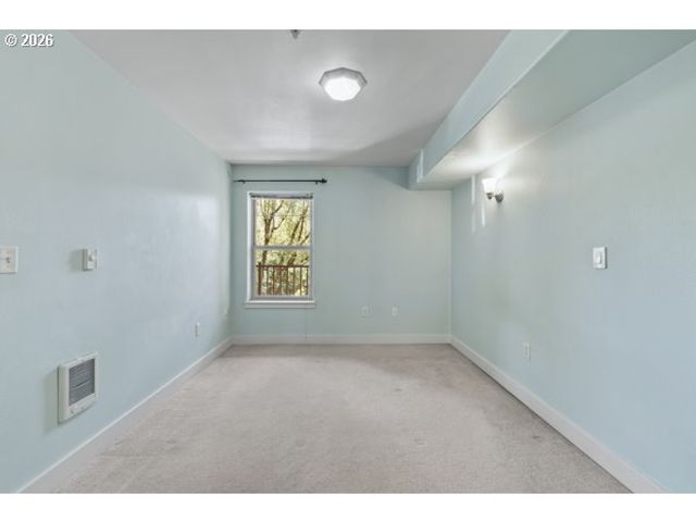 9817 Ne IRVING St 211, Portland, OR 97220