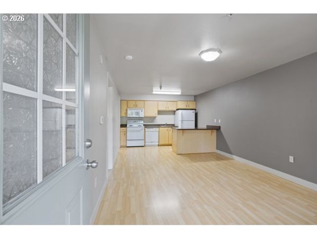 9817 Ne IRVING St 211, Portland, OR 97220