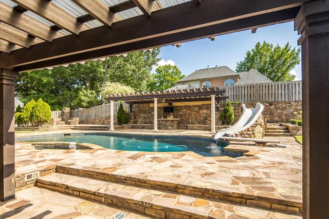1817 LILES LN, Collierville, TN 38017