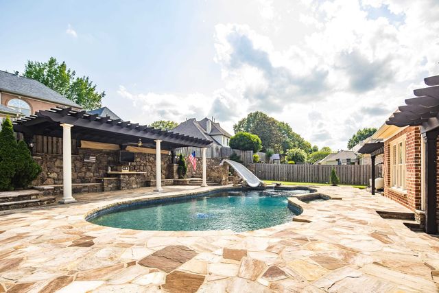1817 LILES LN, Collierville, TN 38017