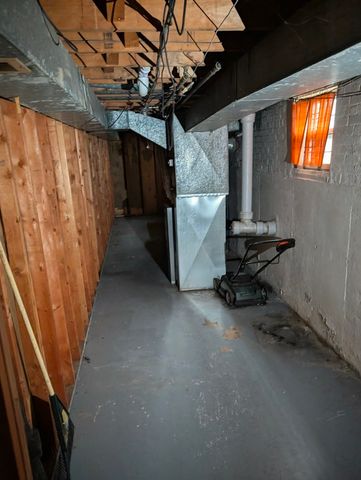 7935 S East End Avenue, Chicago, IL 60617