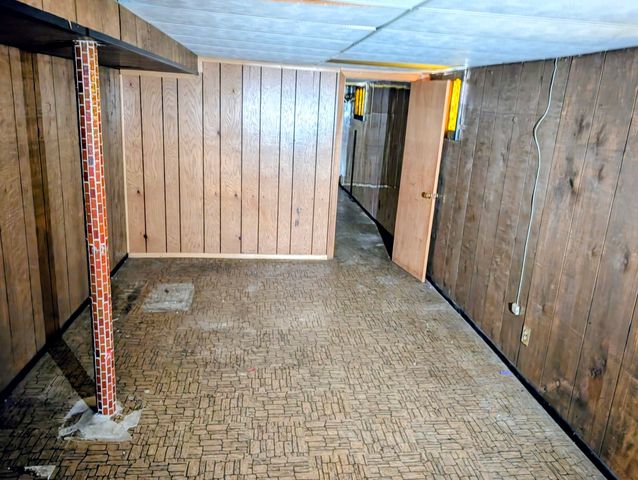 7935 S East End Avenue, Chicago, IL 60617