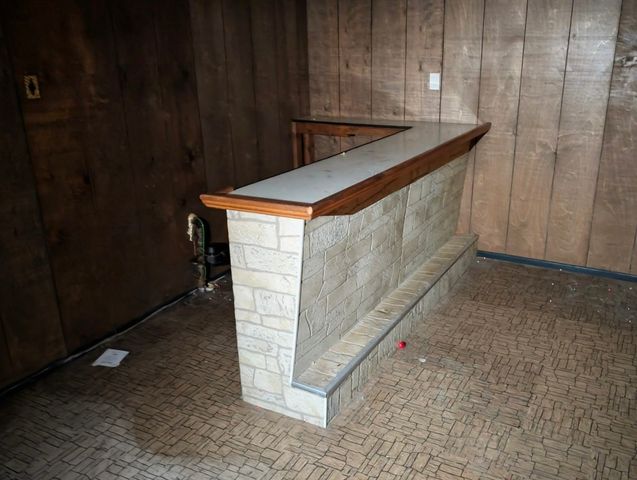 7935 S East End Avenue, Chicago, IL 60617