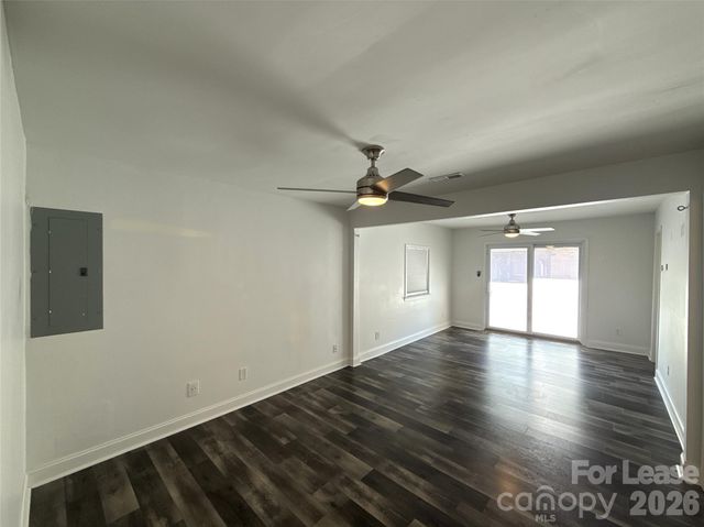 6814 Pence Road, Charlotte, NC 28215